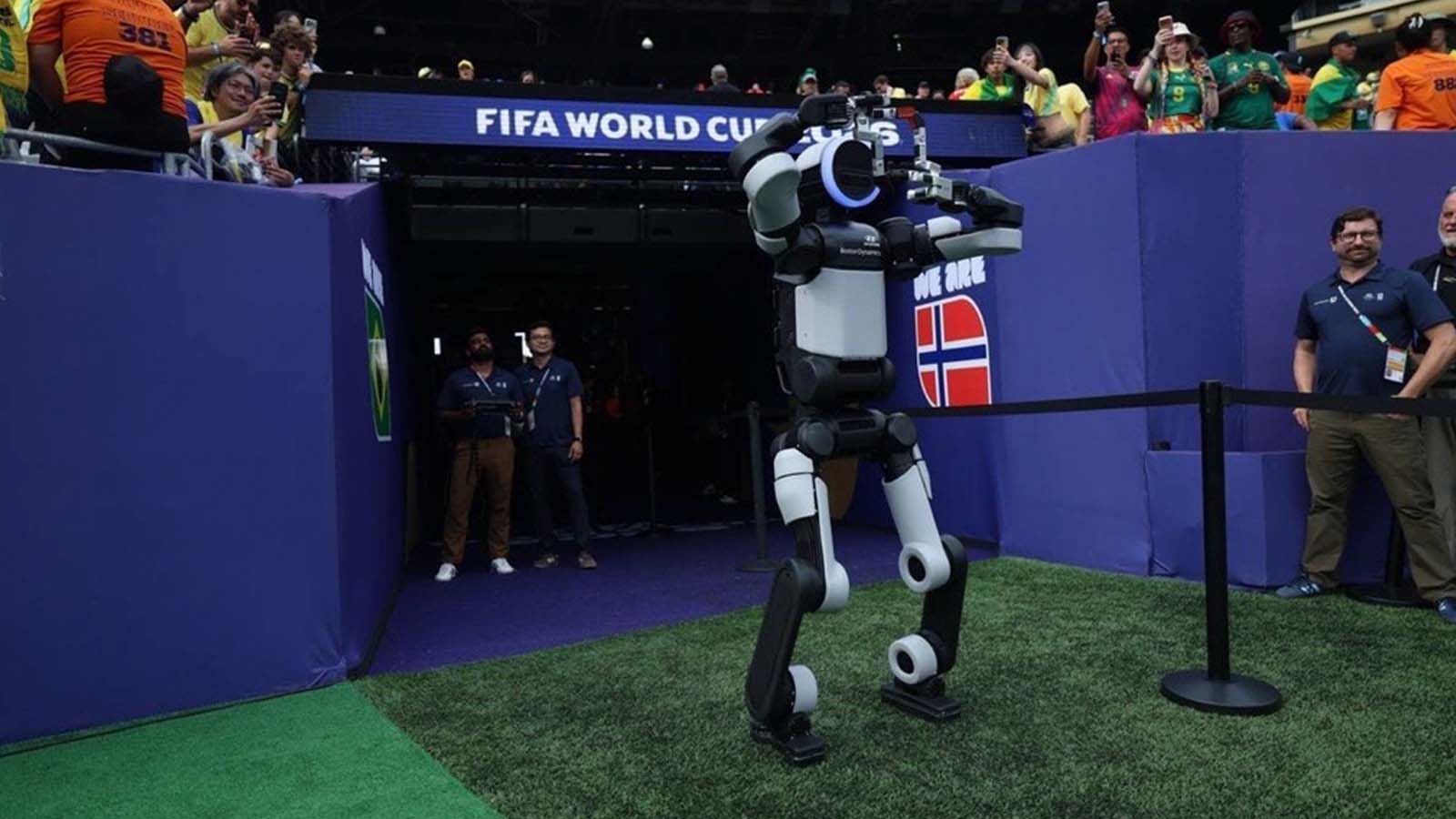 Atlas recreates Son Heung-min’s signature goal celebration.