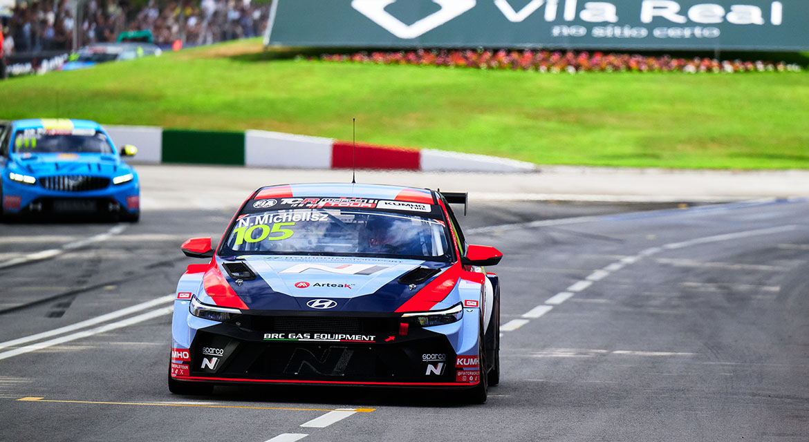 BRC Hyundai N Squadra Corse continued its winning run in the Kumho FIA TCR World Tour in Vila Real.