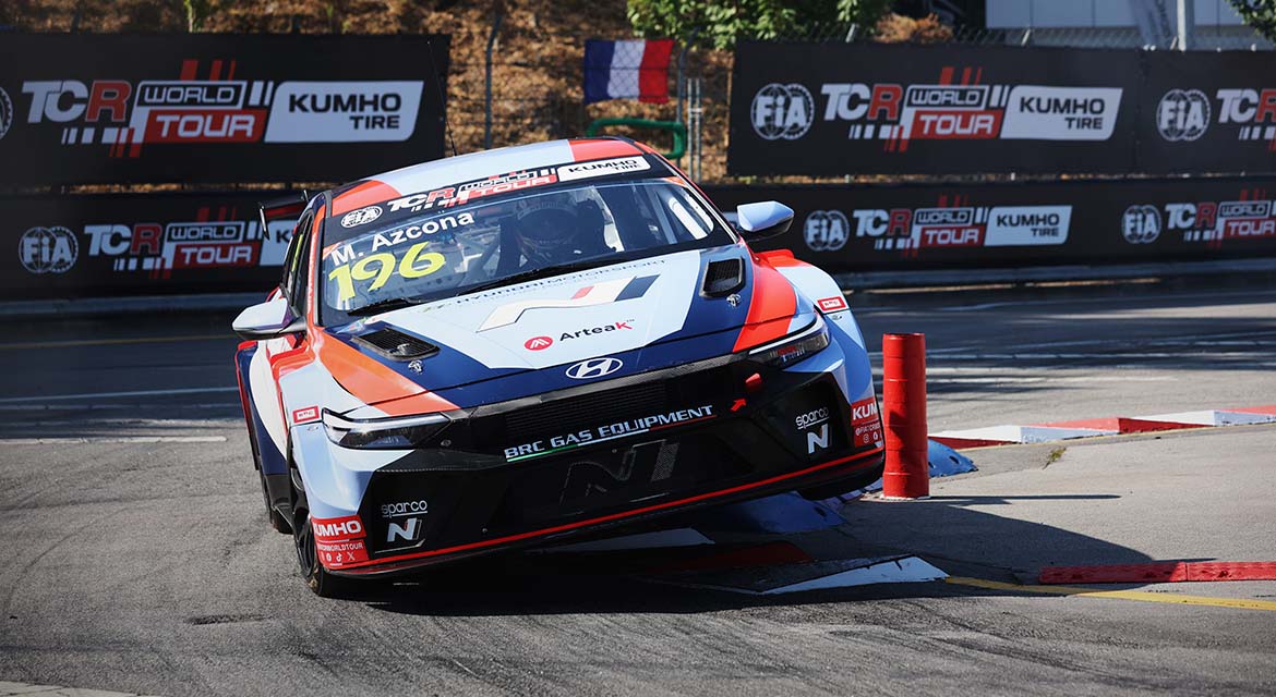 BRC Hyundai N Squadra Corse continued its winning run in the Kumho FIA TCR World Tour in Vila Real.