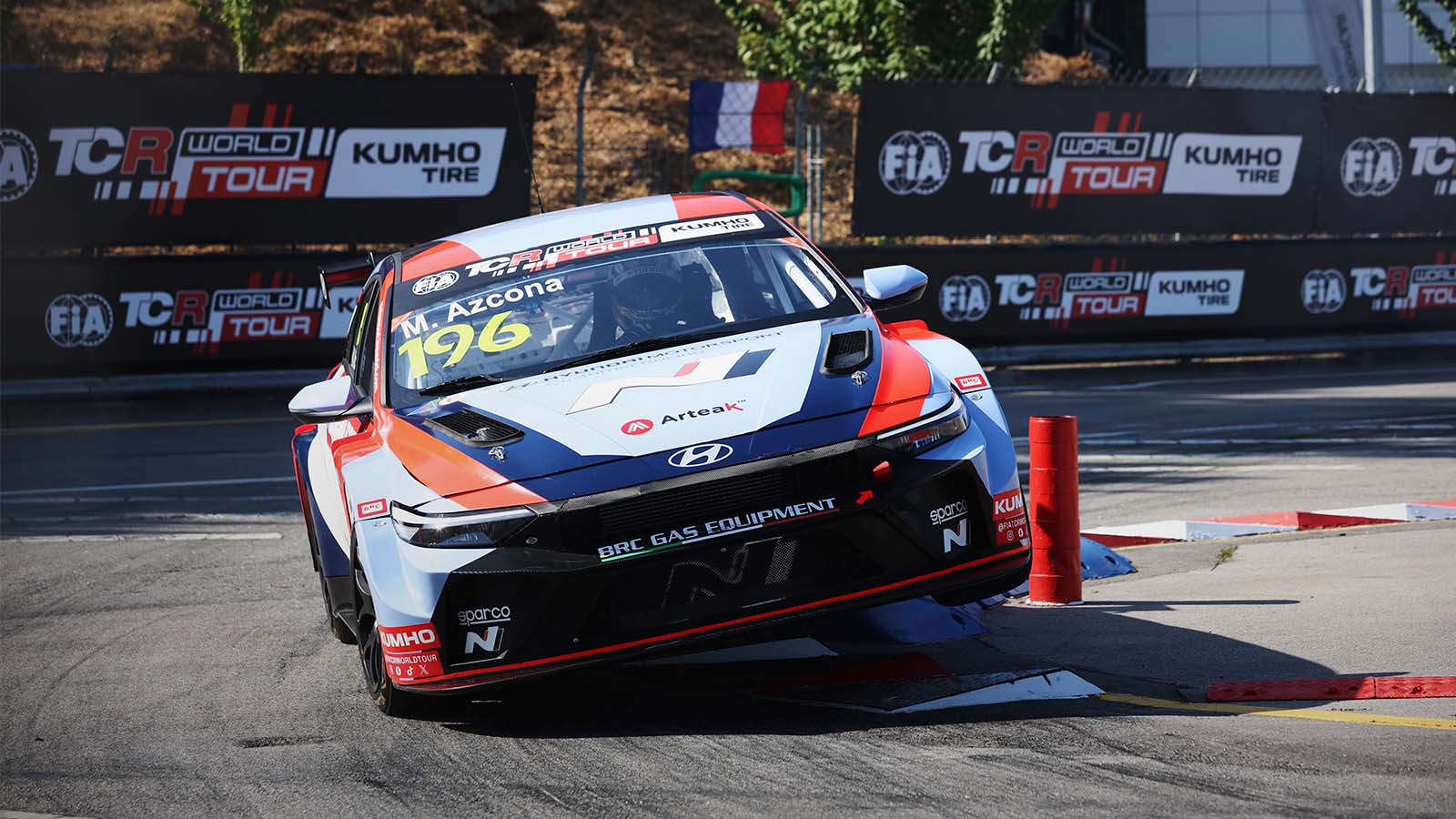 BRC Hyundai N Squadra Corse continued its winning run in the Kumho FIA TCR World Tour in Vila Real.