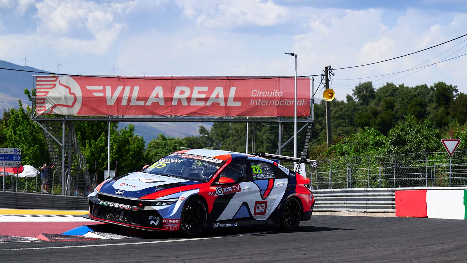 BRC Hyundai N Squadra Corse continued its winning run in the Kumho FIA TCR World Tour in Vila Real.