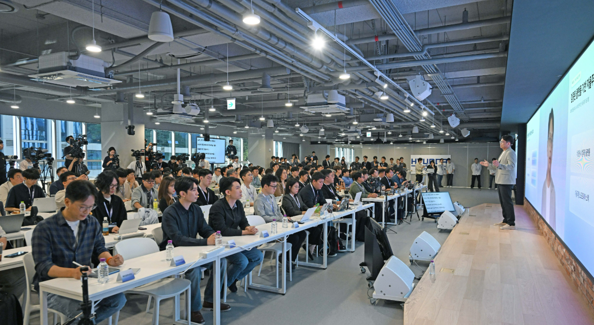 Junghyun Kwon, Executive Vice President and Head of Hyundai Motor Group’s Autonomous Driving Development Center, and 42dot Autonomous Driving Division Lead